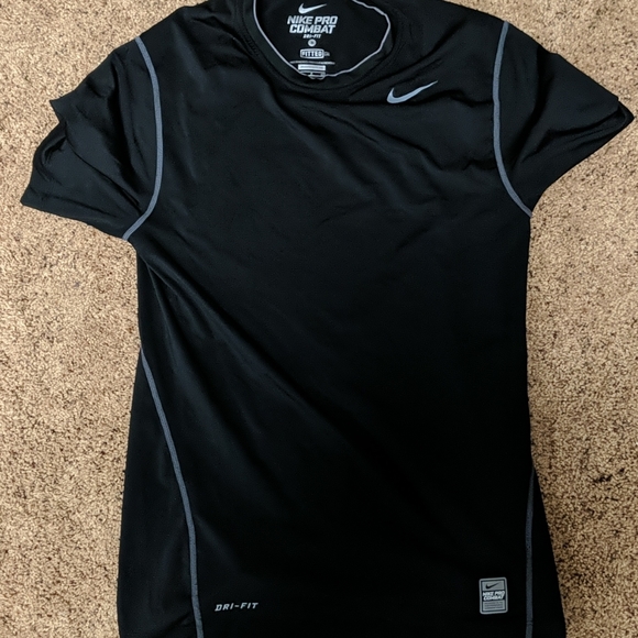 nike compression shirts